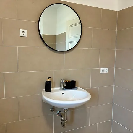 Moderne Mit Komfort & Top-lage 아파트 홀즈위케드