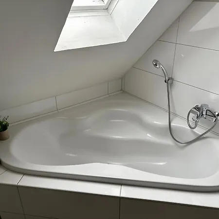 Moderne Mit Komfort & Top-lage 아파트 *