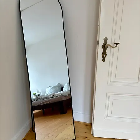 Moderne Mit Komfort & Top-lage 아파트 *