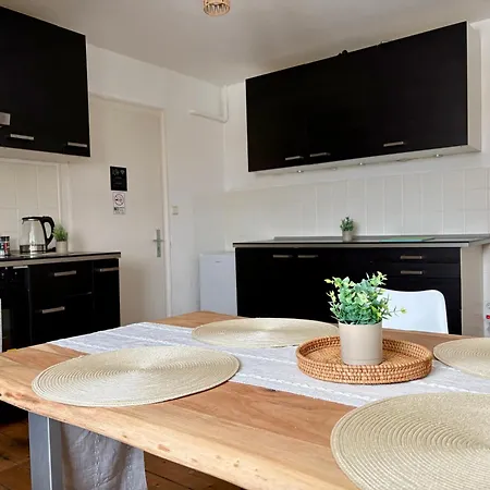 아파트 Moderne Mit Komfort & Top-lage 홀즈위케드